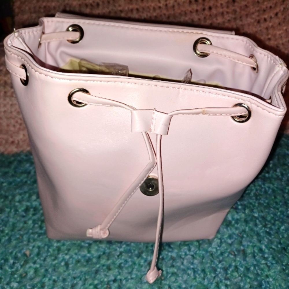 Hello Kitty Mini Backpack Purse - Picture 7 of 7